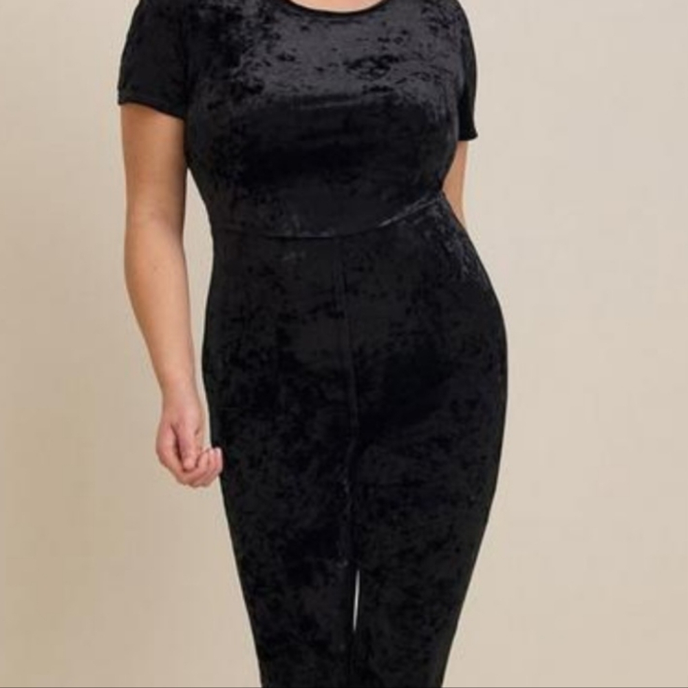 Torrid Full Length Crushed Velvet Short Sleeve Catsuit Size 3